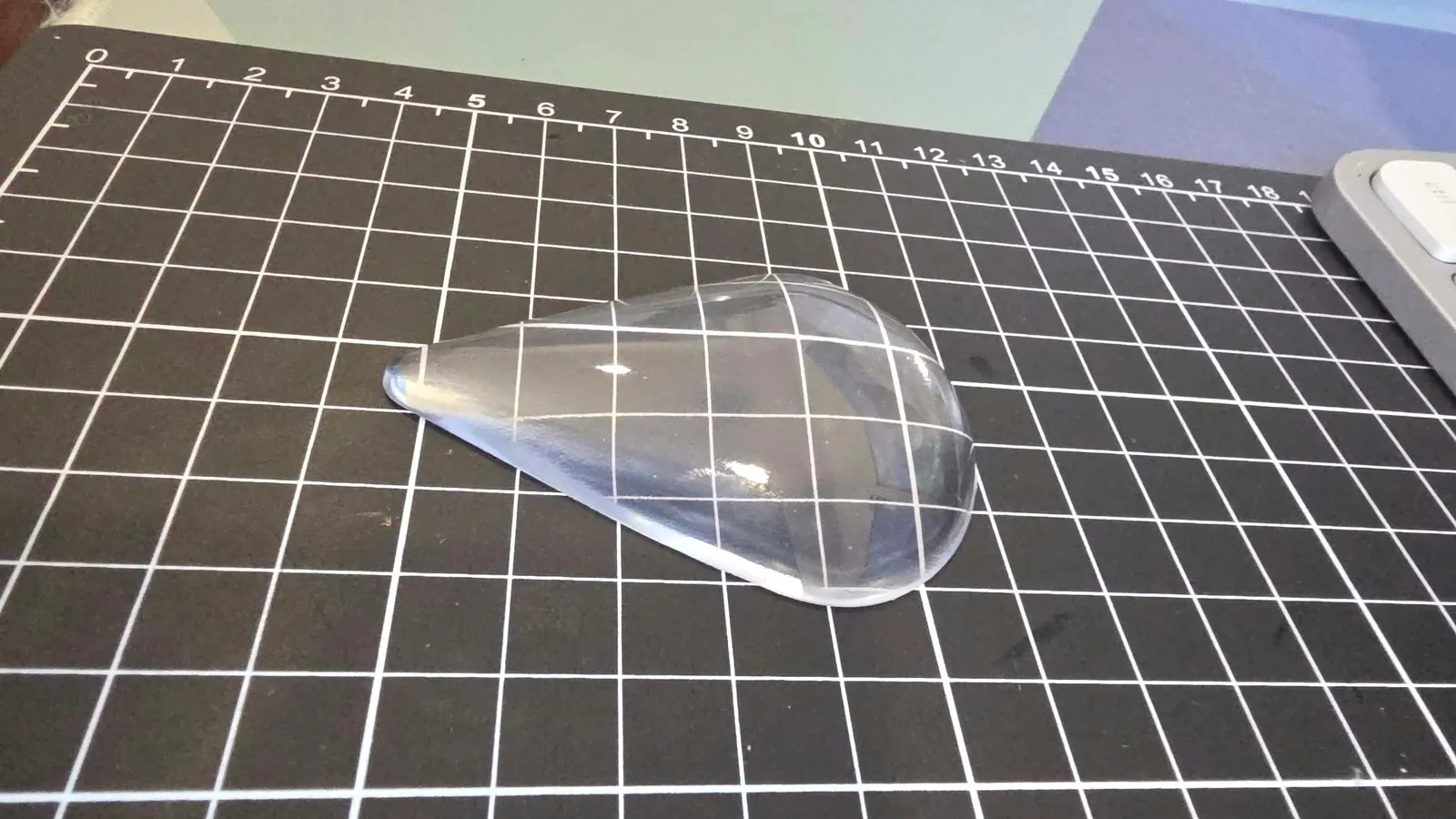 A clear lens cover on the measuring grid.